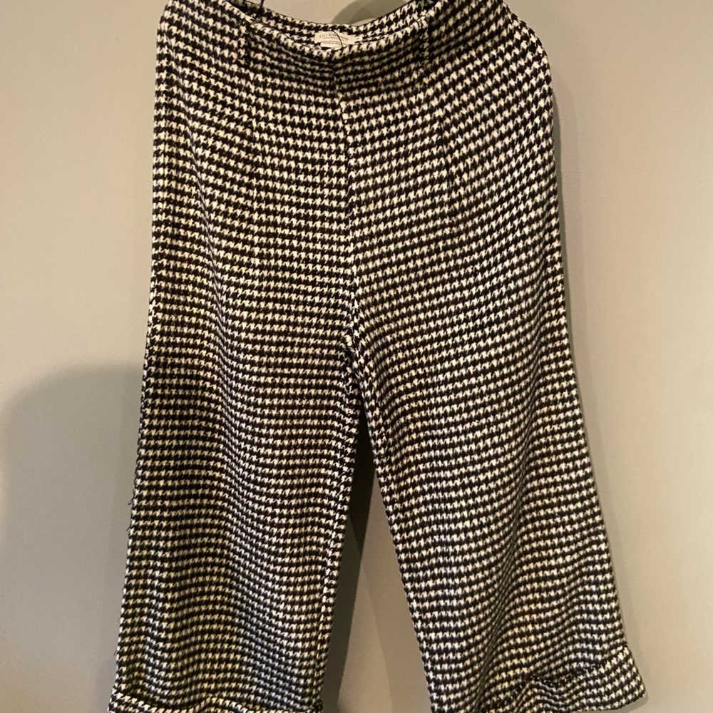 Boutique brand, black, and white checkered high waisted pants.